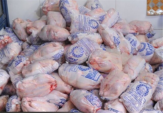 توزیع 7 تن مرغ منجمد در ماکو