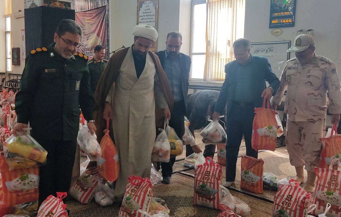 توزیع یک هزار بسته معیشتی در بین نیازمندان توسط سپاه پلدشت