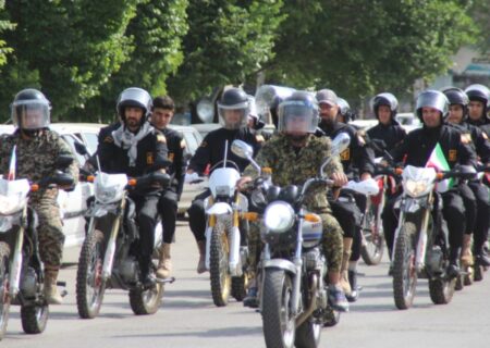رژه خودرویی نیروهای مسلح در پلدشت برگزار شد