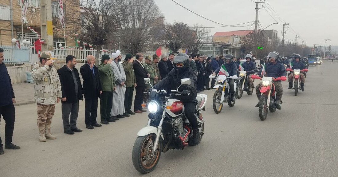 رژه خودرویی نیروهای مسلح در پلدشت