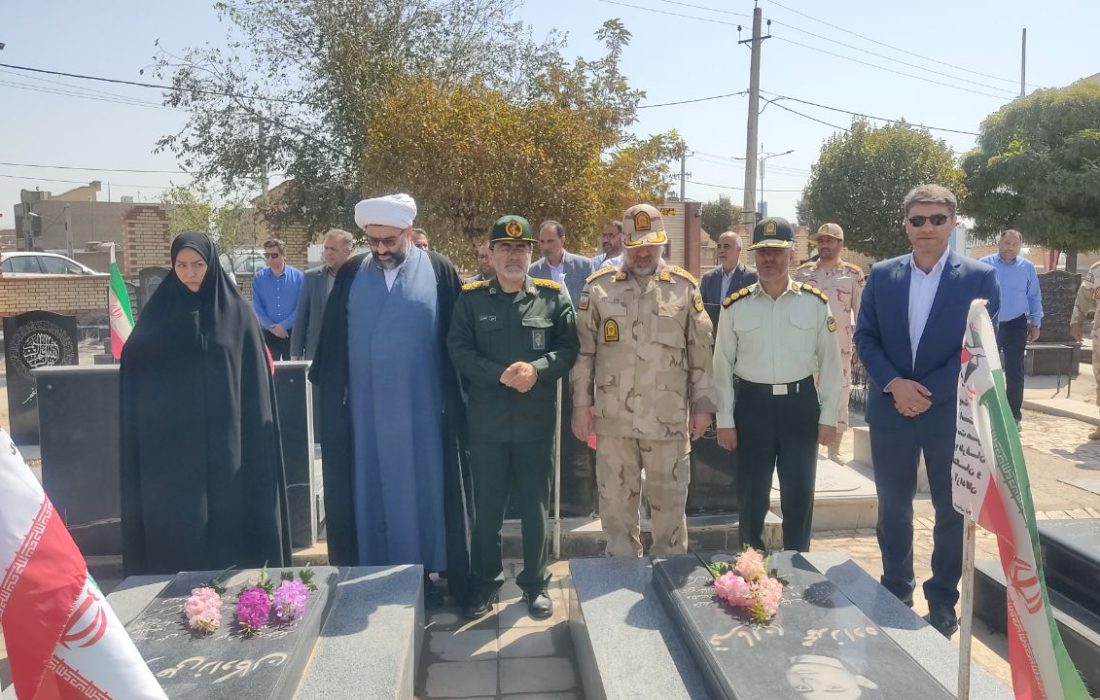 مزار شهدا پلدشت غبارروبی و گل‌باران شد