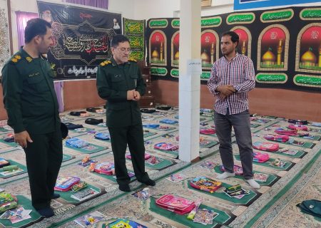 توزیع ۱۰۰ بسته آموزشی در پلدشت